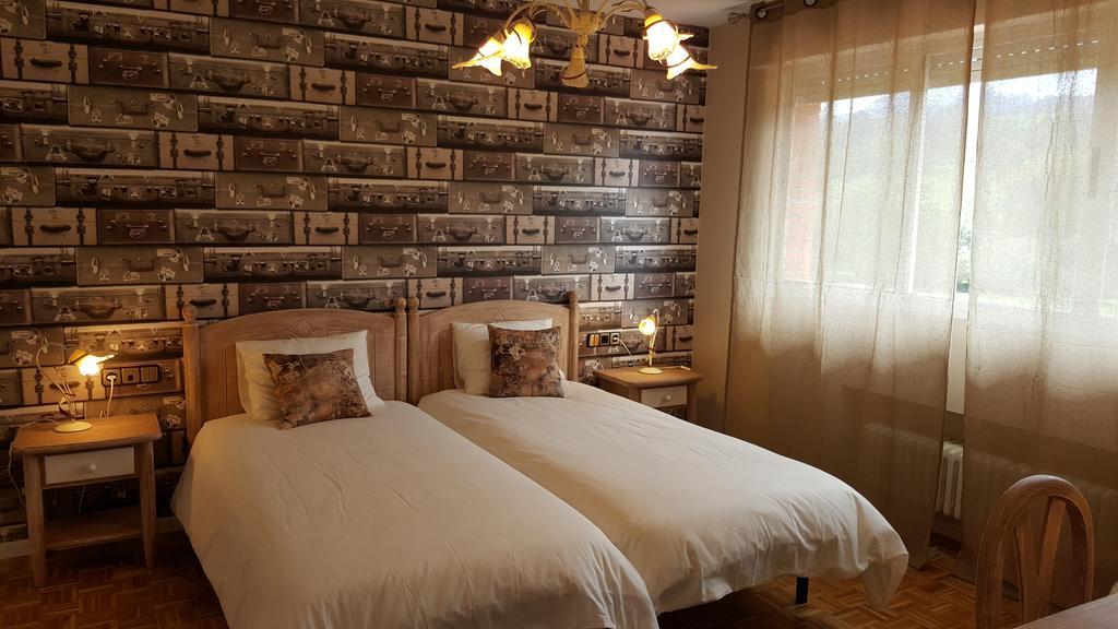 Hotel Camping Ribadesella Bagian luar foto