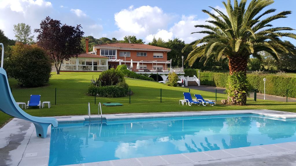 Hotel Camping Ribadesella Bagian luar foto