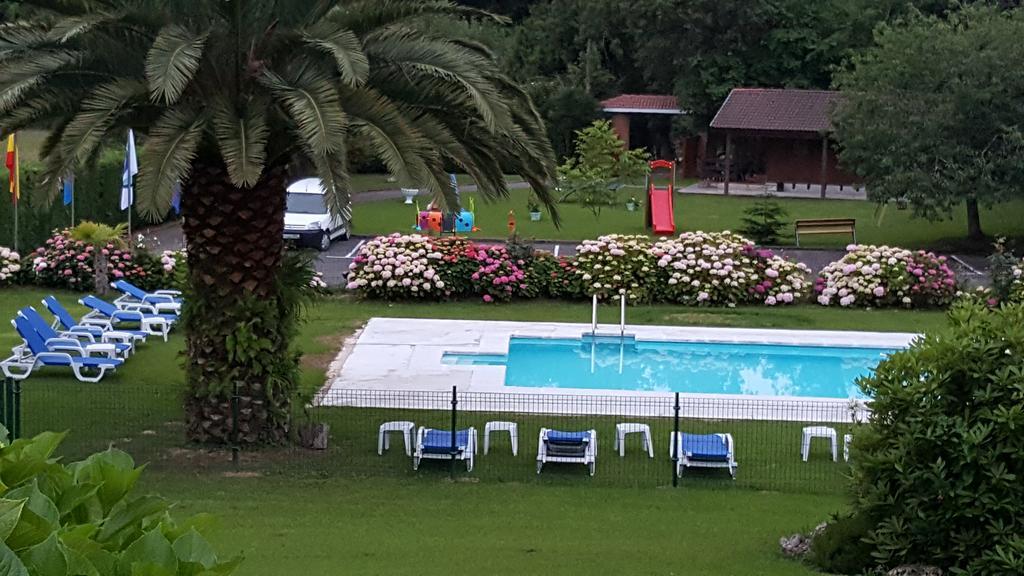 Hotel Camping Ribadesella Bagian luar foto
