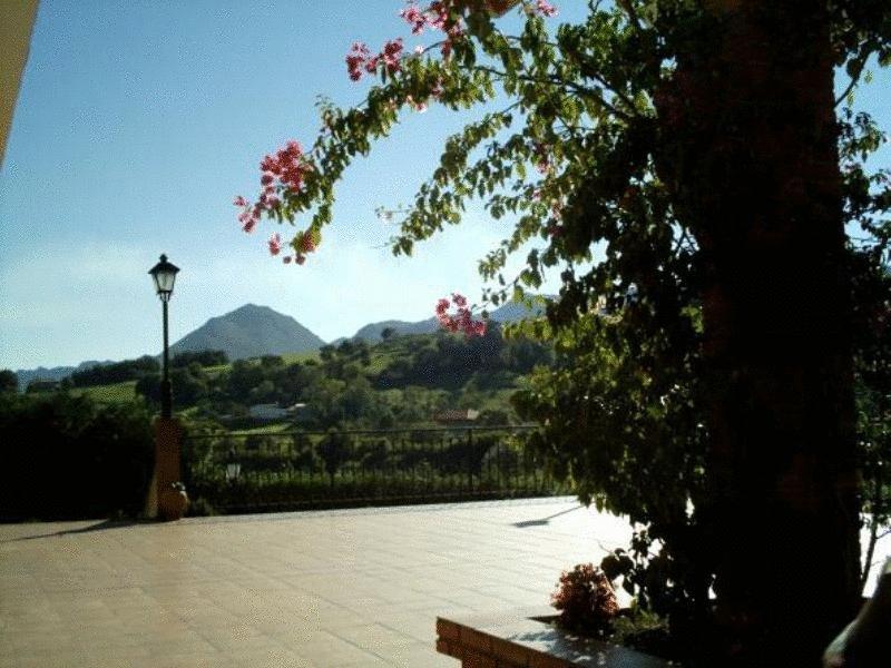 Hotel Camping Ribadesella Bagian luar foto