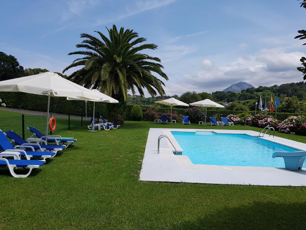 Hotel Camping Ribadesella Bagian luar foto